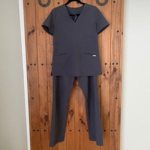 Figs scrub set - small top, small-tall bottoms